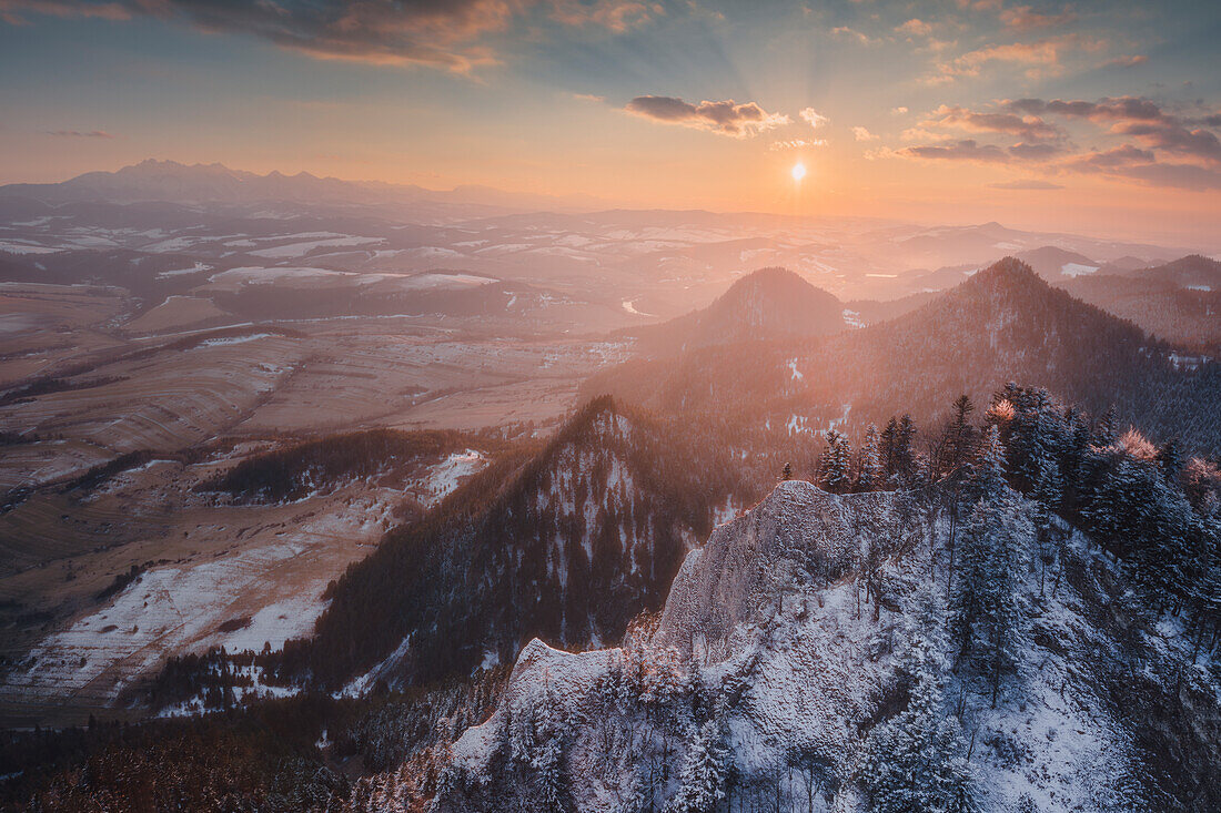 Poland, Lesser Poland, Mountain landscape in Pieniny National Park at sunset