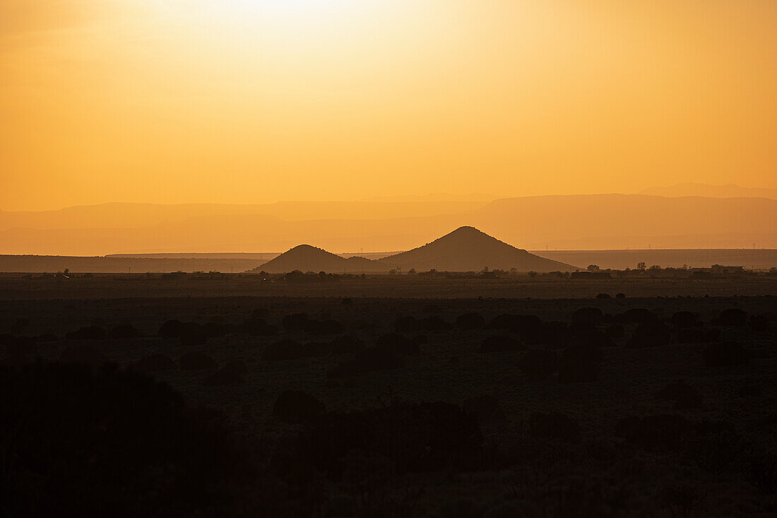 Usa, New Mexico, Santa Fe, El Dorado, Sunset sky over desert landscape