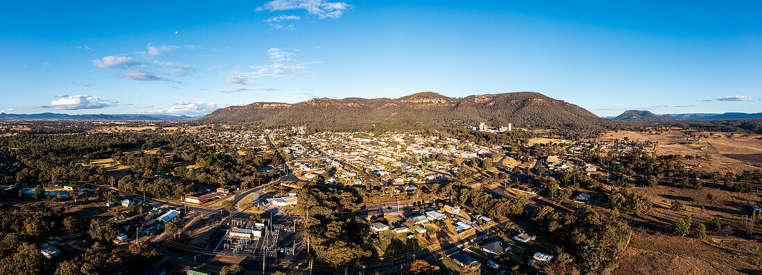 Australia, NSW, Kandos, Aerial view of town and mountains