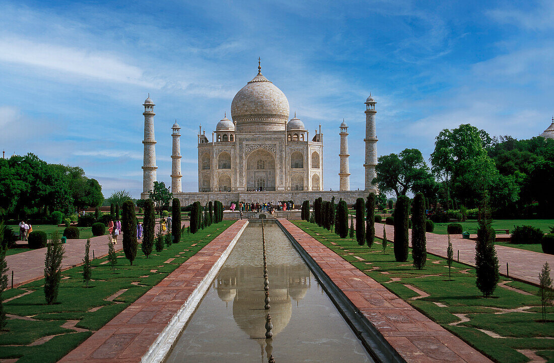 Indien, Uttar Pradesh, Agra, Vorderansicht des Taj Mahal