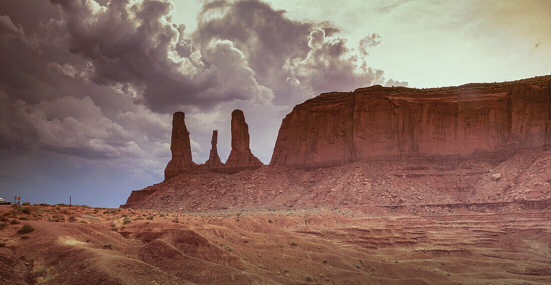 Arizona, Monument Valley Tribal Park, The Three sisters rock formation in Monument Valley