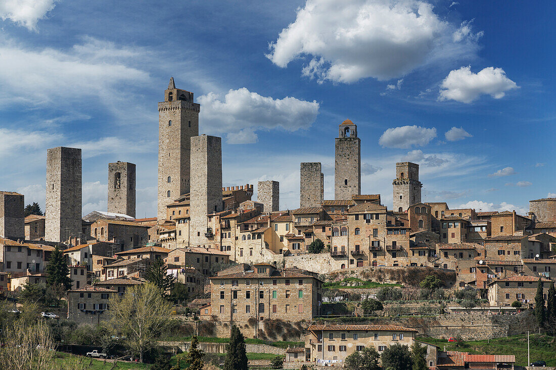 Italy, Tuscany, San Gimignano, Medieval towers and buildings