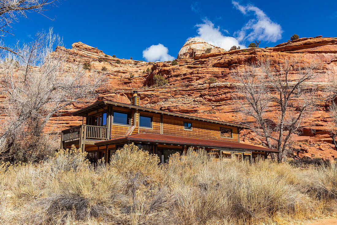USA, Utah, Escalante, Single family home in canyon in Grand Staircase-Escalante National Monument