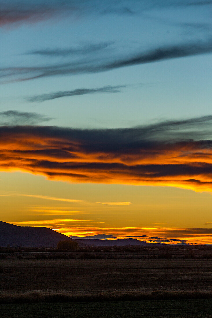USA, Idaho, Bellevue, Hügel und Wolken bei Sonnenuntergang