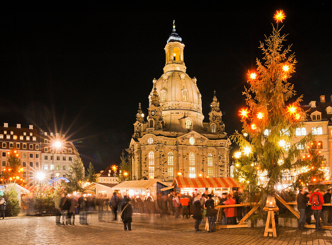 Weihnachtsmarkt an der Frauenkirche, Frauenkirche, Dresden, Sachsen, Deutschland