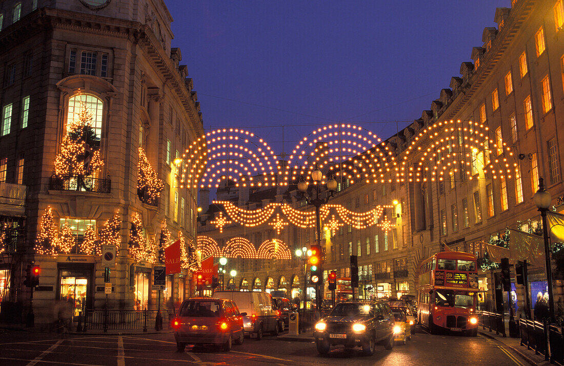 England, London, Regent Street zu Weihnachten.