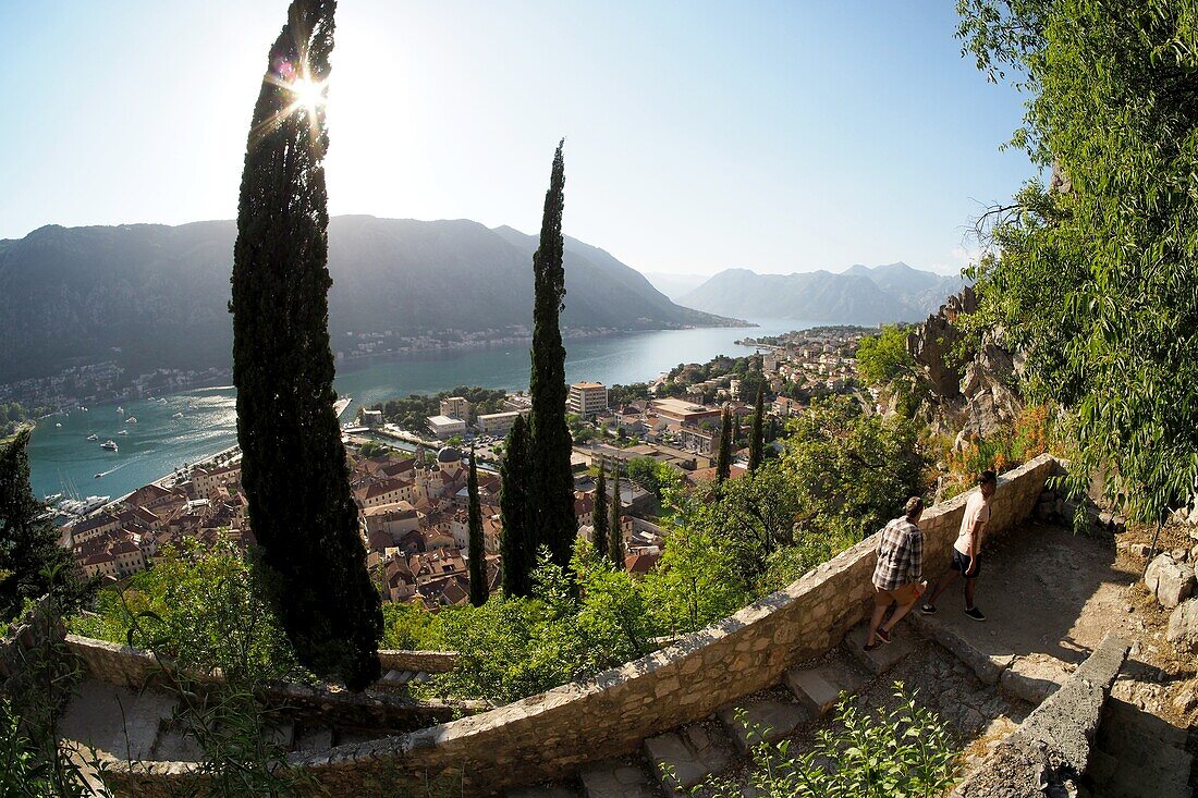 Blick von der unteren Festung, Kotor in der inneren Bucht der Kotorbucht, Montenegro