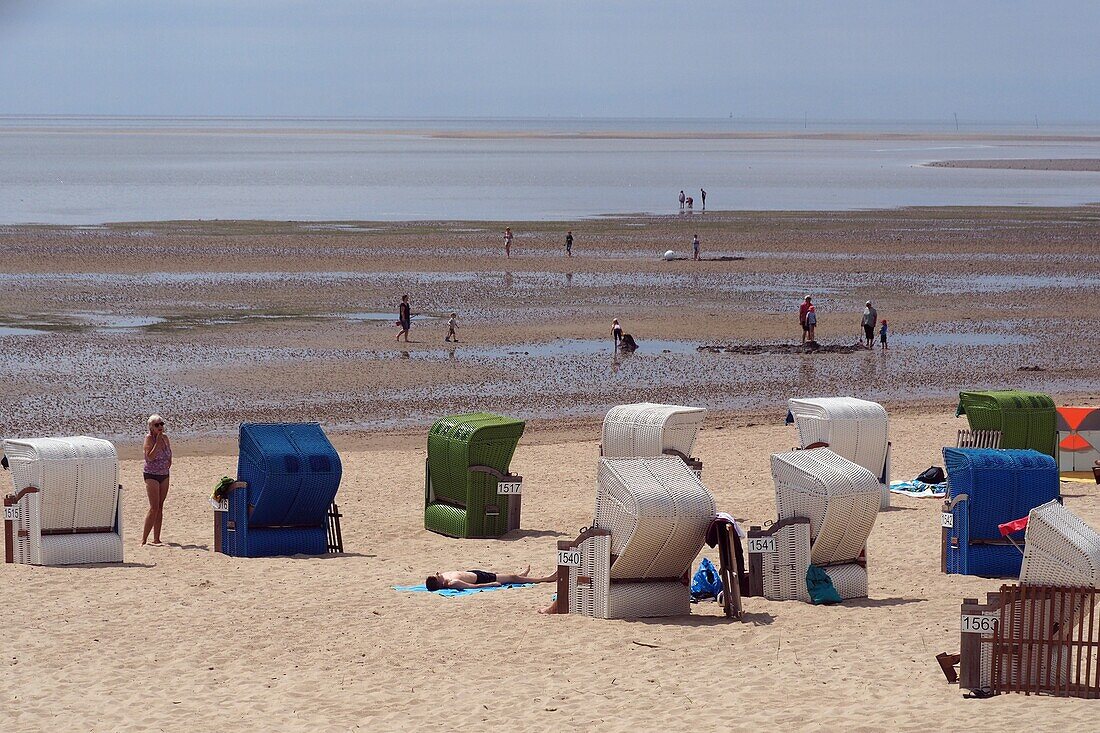 at the city beach of Wyk with mudflats on the island of Foehr, Wadden Sea National Park, North Friesland, North Sea coast, Schleswig-Holstein