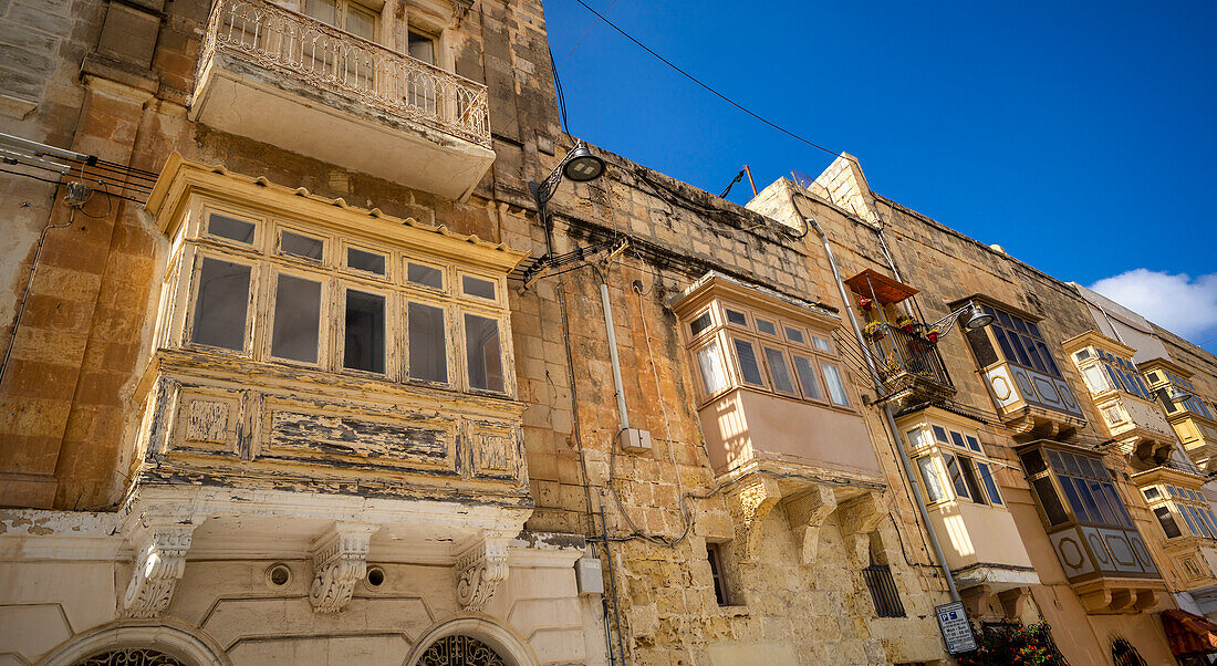 Malerische Fassaden in Vittoriosa, Valetta, Malta, Mittelmeer, Europa  