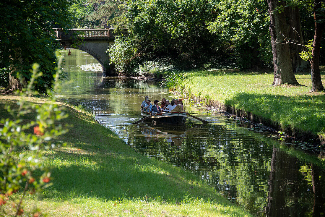 Gondola ride on the canal, Wörlitzer Park, Garden Kingdom of Dessau-Wörlitz, Unesco World Heritage, Wörlitz, Saxony-Anhalt, Germany