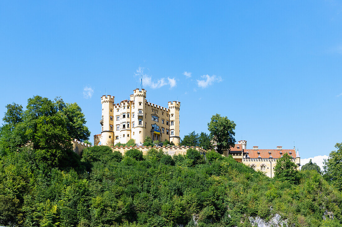 Schloss Hohenschwangau bei Schwangau im Ostallgäu in Bayern in Deutschland