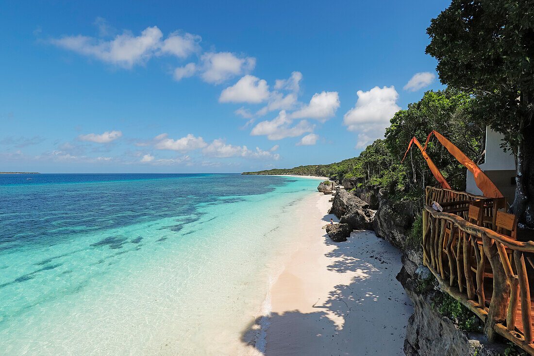 Feiner weißer Sand am Bira Beach in diesem Ferienort im äußersten Süden, 190 km von Makassar, Tanjung Bira, Süd-Sulawesi, Indonesien, Südostasien, Asien