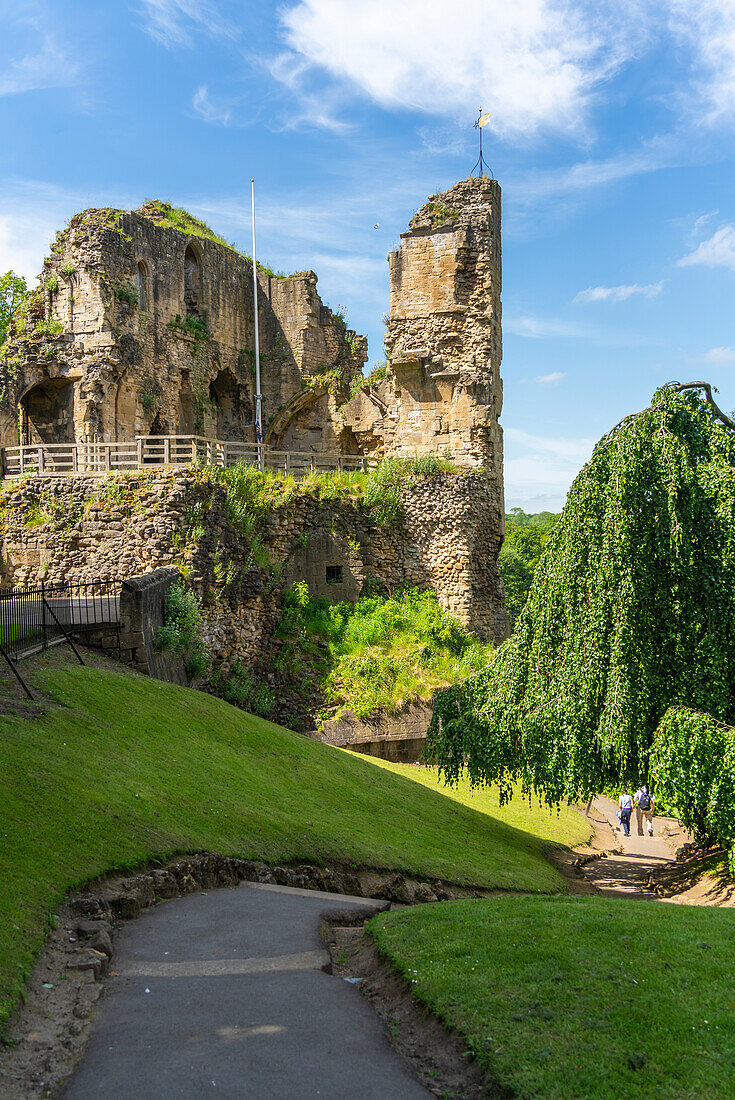 Blick auf den King's Tower in Knaresborough Castle, Knaresborough, North Yorkshire, England, Vereinigtes Königreich, Europa