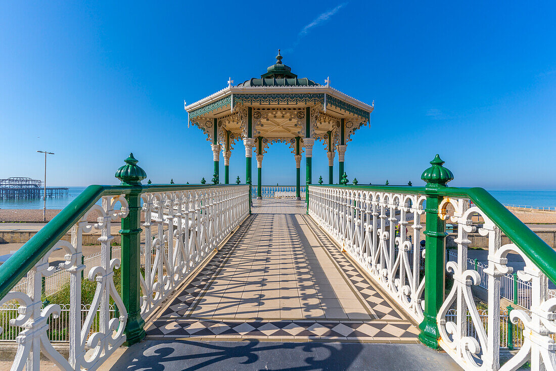 Ansicht der reich verzierten Musikpavillon am Meer, Brighton, East Sussex, England, Vereinigtes Königreich, Europa