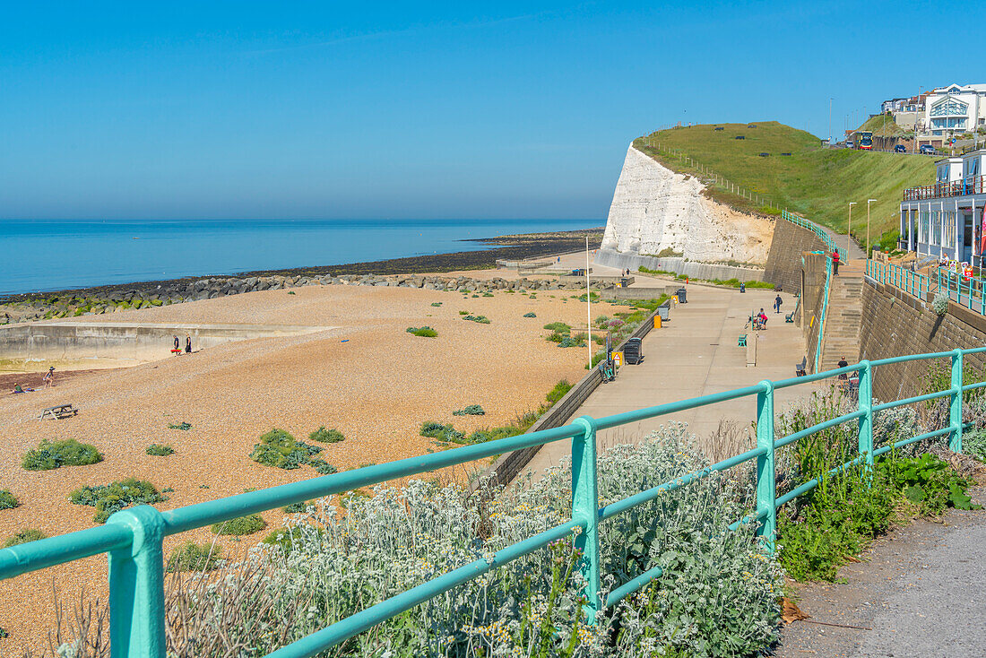 Blick auf Saltdean Cliffs von Saltdean Beach, Saltdean, Brighton, Sussex, England, Vereinigtes Königreich, Europa