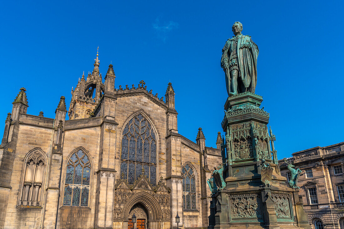 Statue of Walter Francis Montagu Douglas Scott, Golden Mile, Edinburgh, Lothian, Scotland, United Kingdom, Europe
