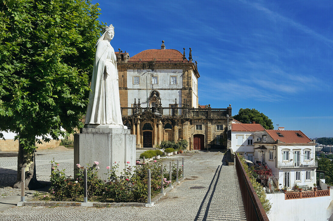 Kloster Santa Clara-a-Nova, Statue der Königin Saint Isabel, Coimbra, Beira, Portugal, Europa