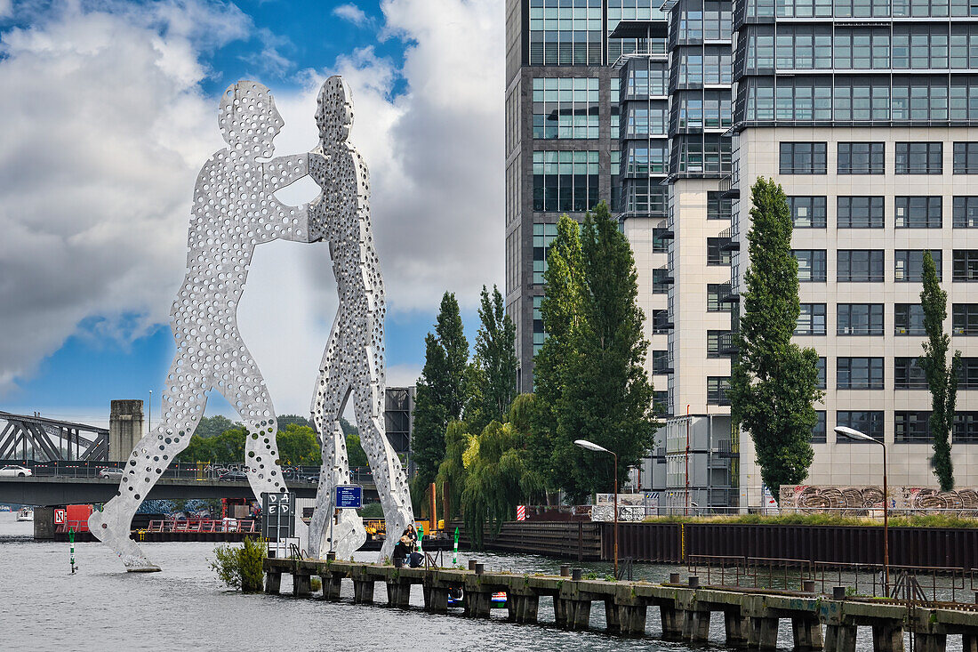 Molecule Man, monumentale Skulptur von Jonathan Borofsky, Spree, Berlin, Deutschland, Europa