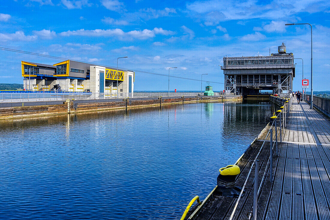 Altes und neues Schiffshebewerk Niederfinow, Oder-Havel-Kanal, Brandenburg, Deutschland, Europa