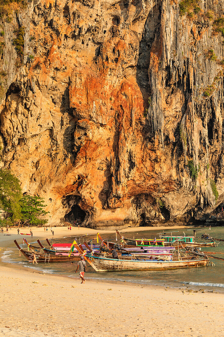 Phra Nang Beach bei Sonnenuntergang, Halbinsel Railay, Provinz Krabi, Thailand, Südostasien, Asien
