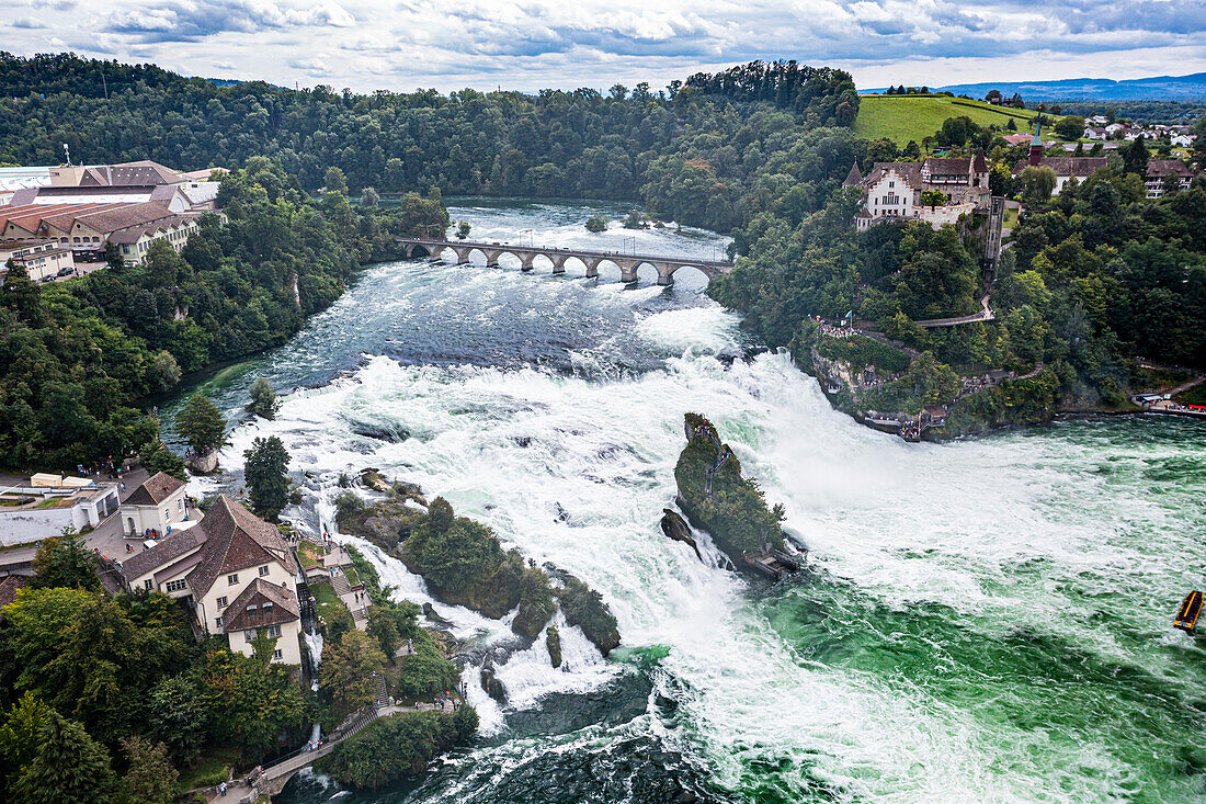 Luftaufnahme des Rheinfalls, Schaffhausen, Schweiz, Europa