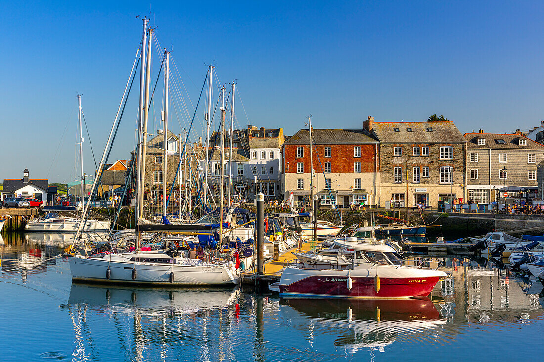 Boote und Hafen, Padstow, Cornwall, England, Vereinigtes Königreich, Europa