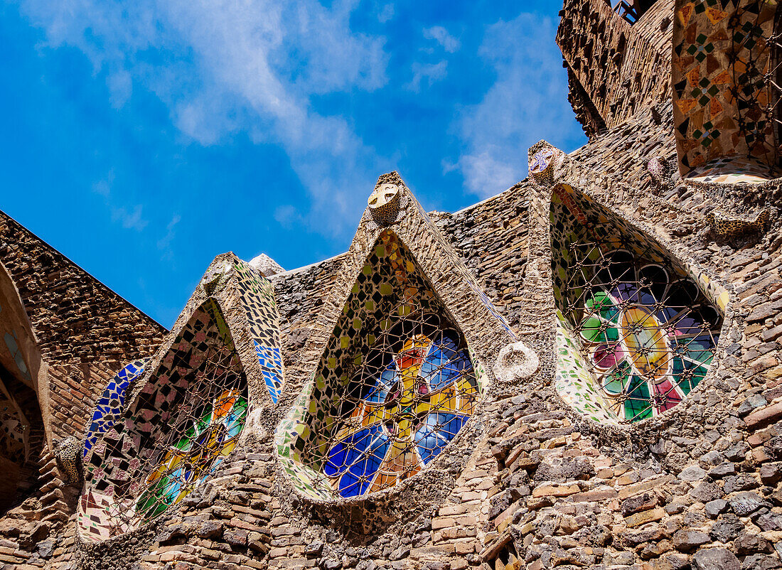 Unvollendete Antoni-Gaudi-Kirche, Detailansicht, UNESCO-Weltkulturerbe, Colonia Güell, Katalonien, Spanien, Europa