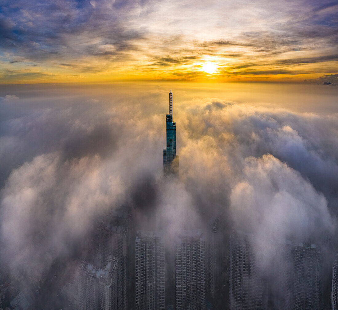 Wolken in der Stadt, Ho-Chi-Minh-Stadt, Vietnam, Indochina, Südostasien, Asien