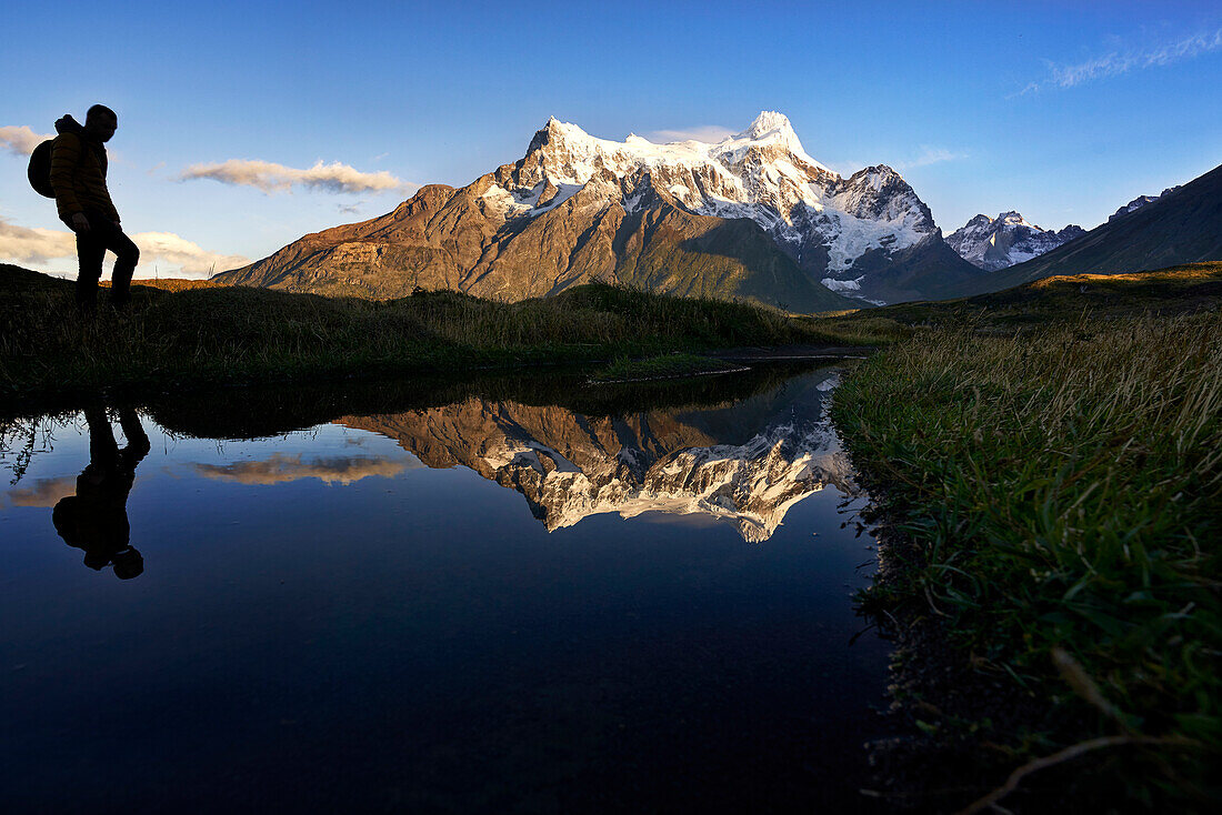 Lake Nordenskjold and Cerro Paine Grande at sunrise, Torres del Paine National Park, Ultima Esperanza Province, Magallanes and Chilean Antactica Region, Patagonia, Chile, South America