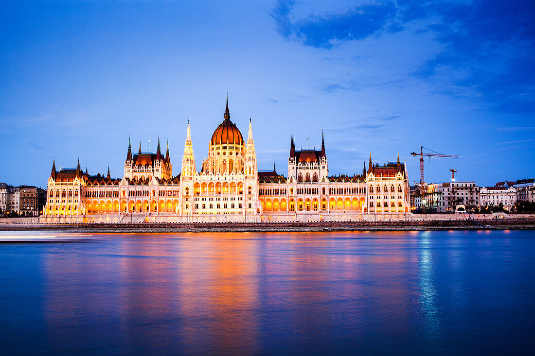 The Hungarian Parliament Building on the banks of the River Danube in Pest, UNESCO World Heritage Site, Budapest, Hungary, Europe