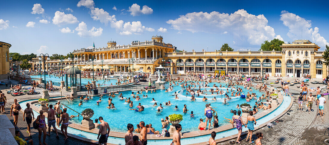 The Szechenyi Thermal Baths, the largest medicinal bath in Europe, Budapest, Hungary, Europe