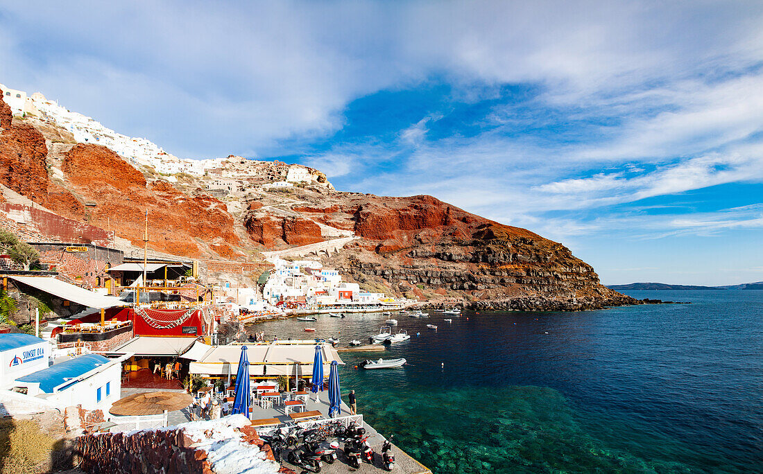 Amoudi Bay below the town of Oia on the Greek Island of Santorini (Thira), Cyclades, Greek Islands, Greece, Europe