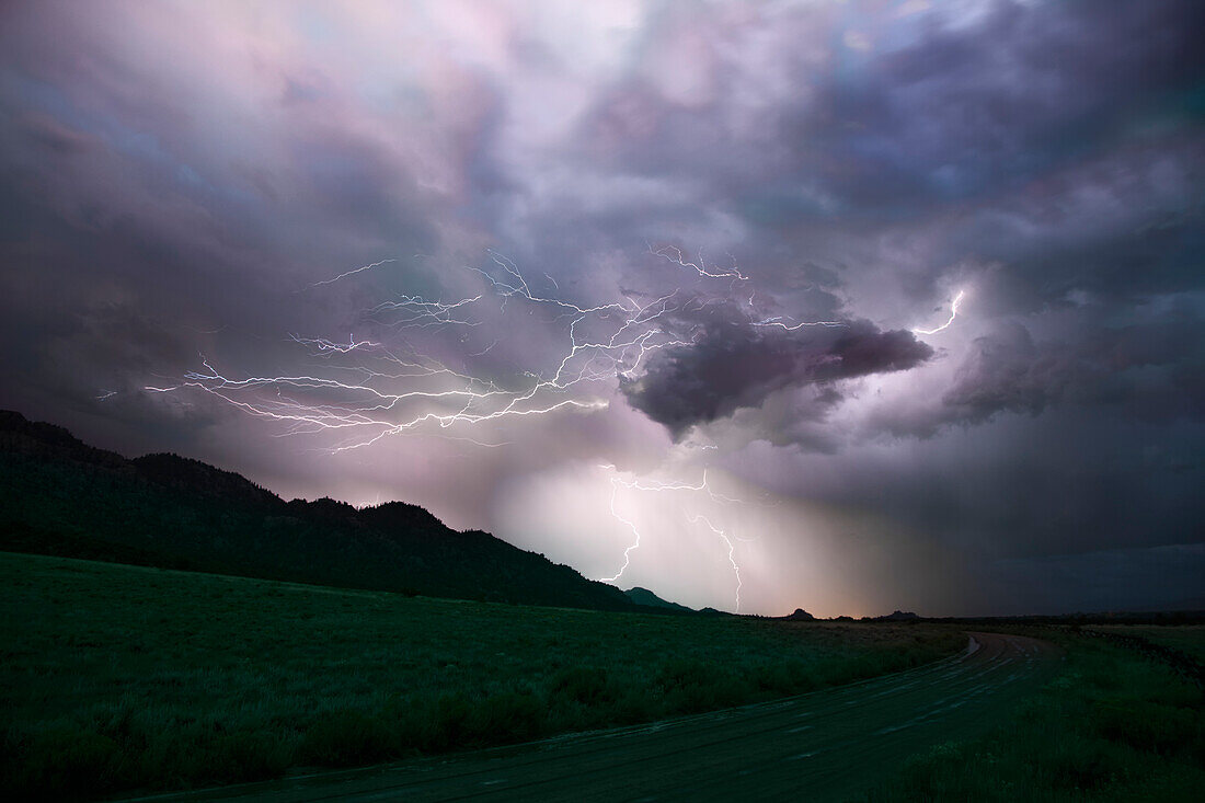 USA, Colorado, Upper Arkansas River Valley. Lightning storm over mountain