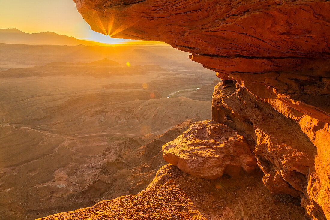 USA, Utah, Dead Horse Point State Park. Sunrise on rock formations