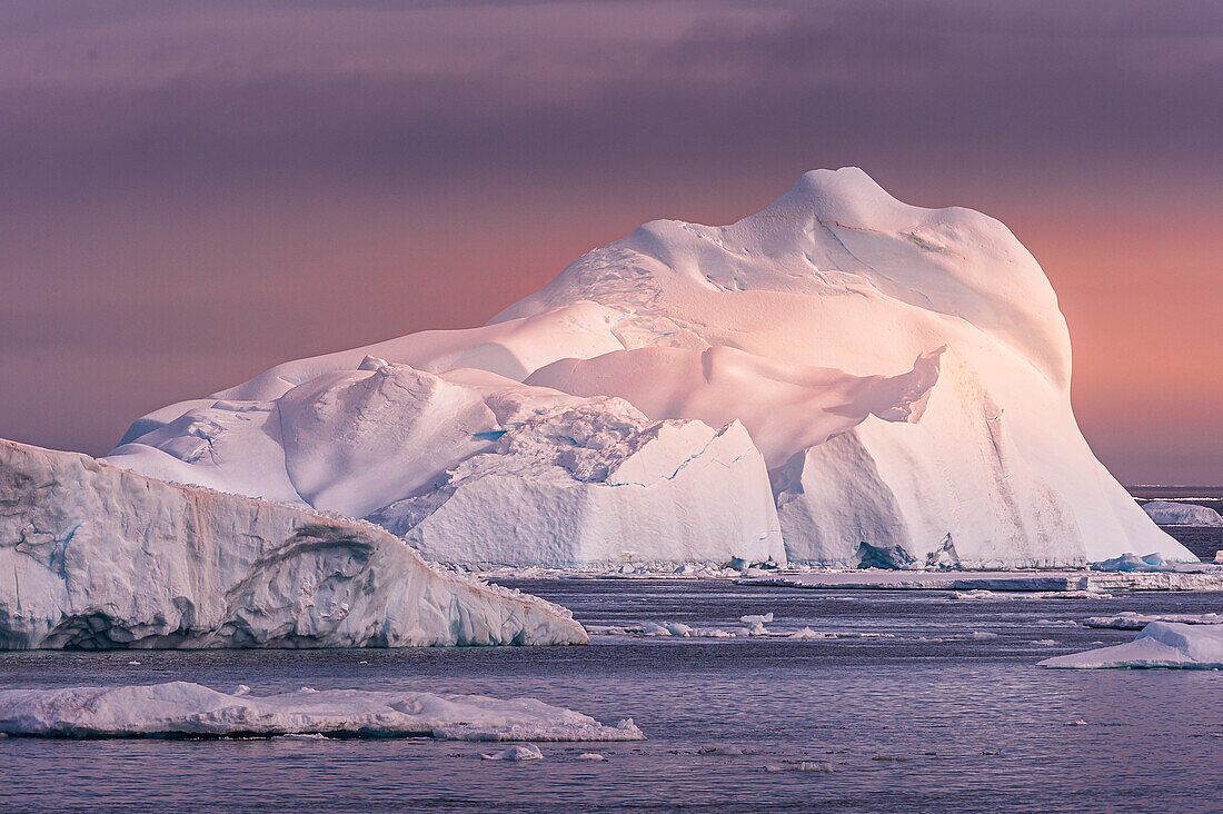 Antarktis, Eisberg
