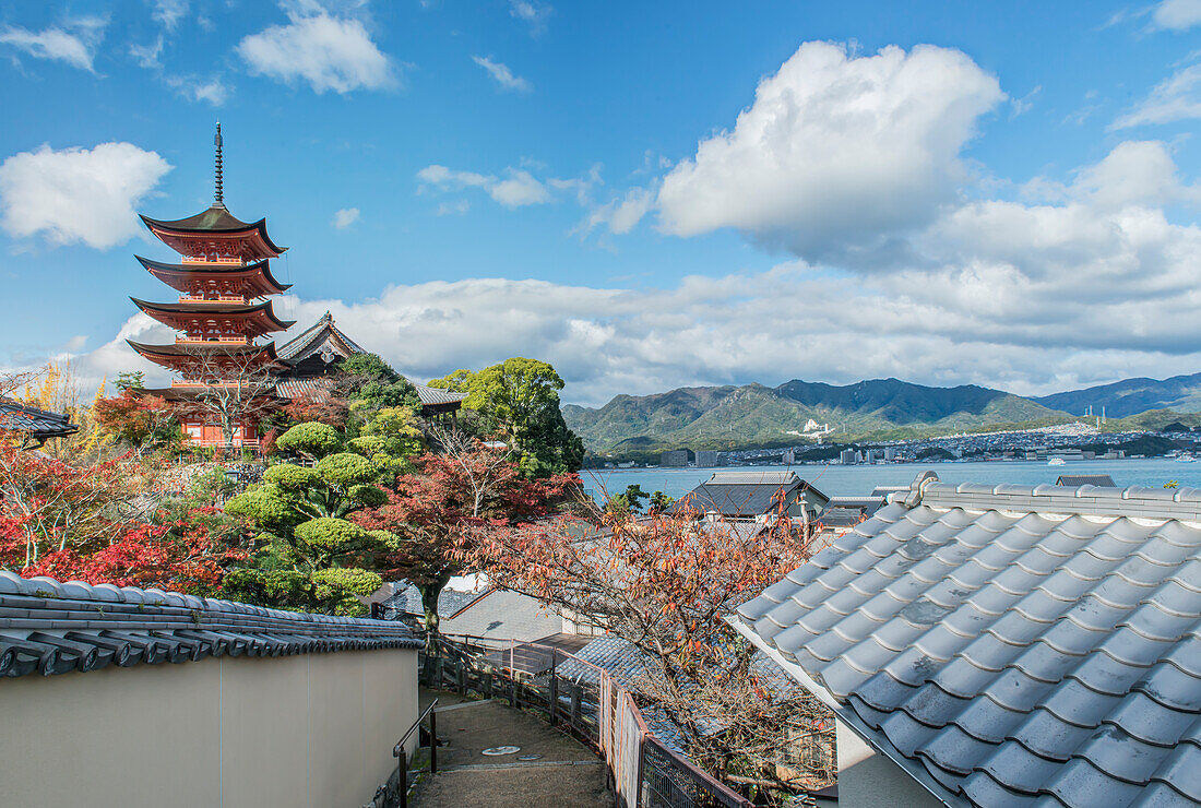 Japan, Miyajima, Pagode des Toyokuni-Schreins