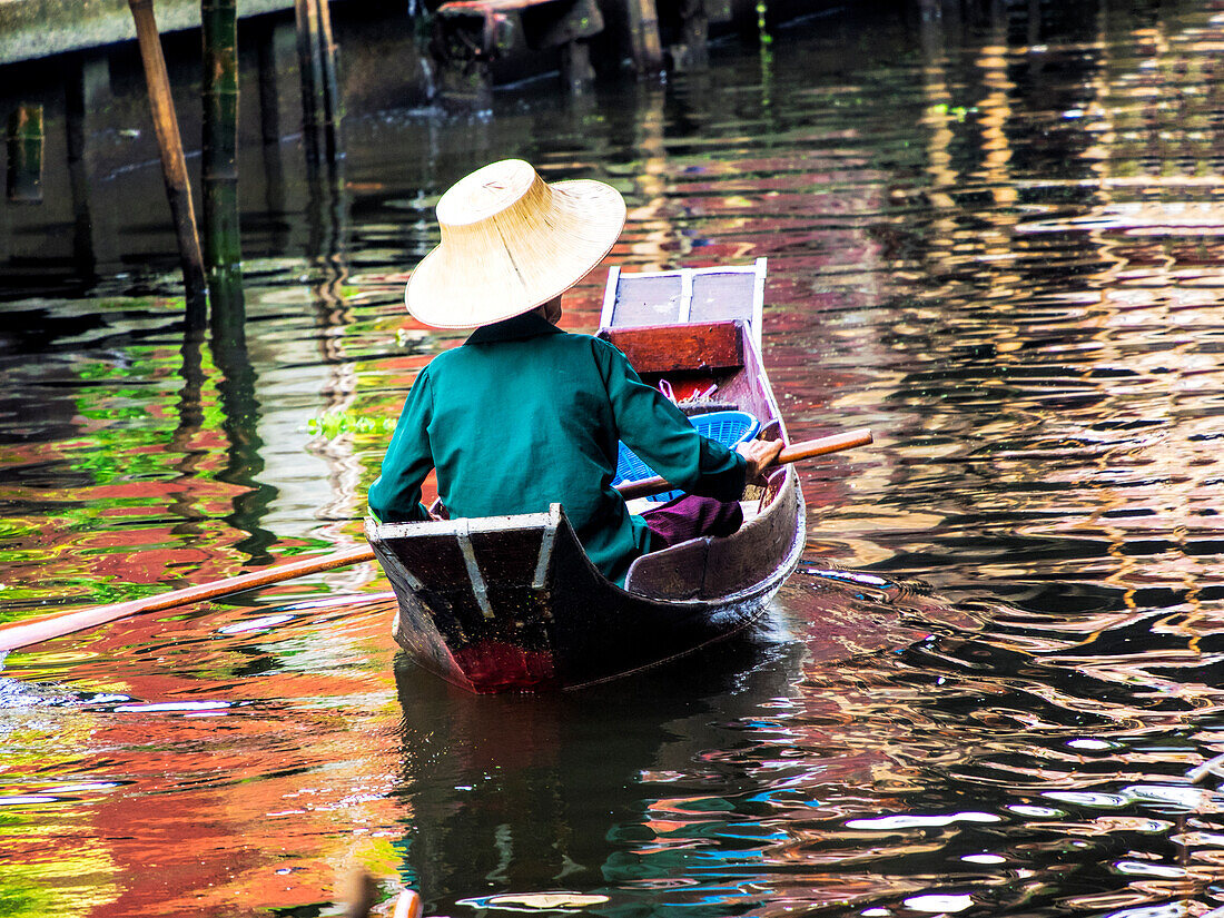 Südostasien; Thailand; Bangkok; Schwimmender Markt in Damnoen Saduak, Thailand