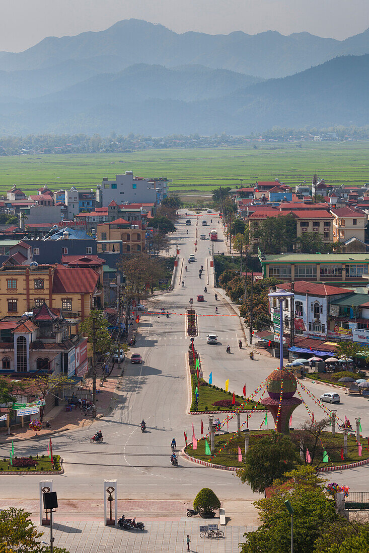 Vietnam, Dien Bien Phu, Stadtansicht vom Siegesdenkmal aus