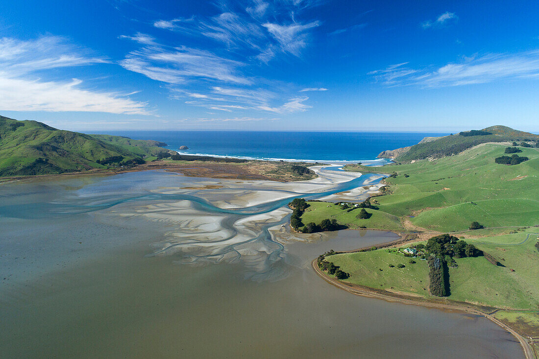 Hoopers Inlet, Otago Peninsula, Dunedin, Südinsel, Neuseeland - Luftaufnahme per Drohne