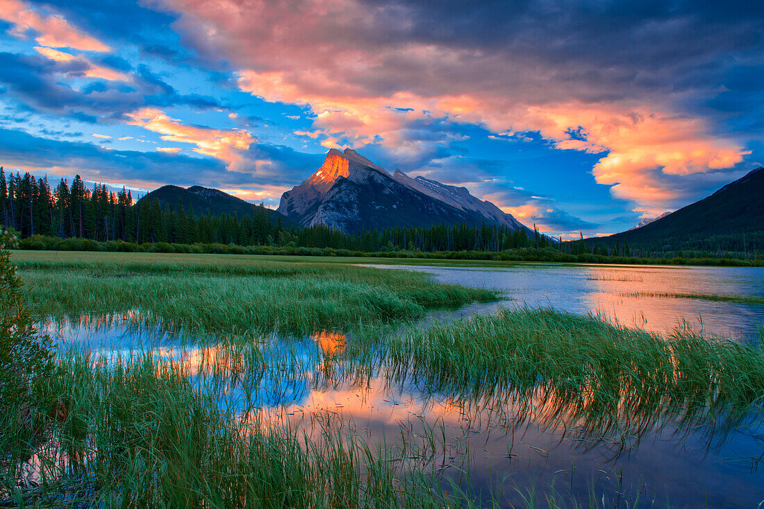 Canada, Alberta, Banff National Park. Vermillion Lakes and Mt. Rundle at sunrise.