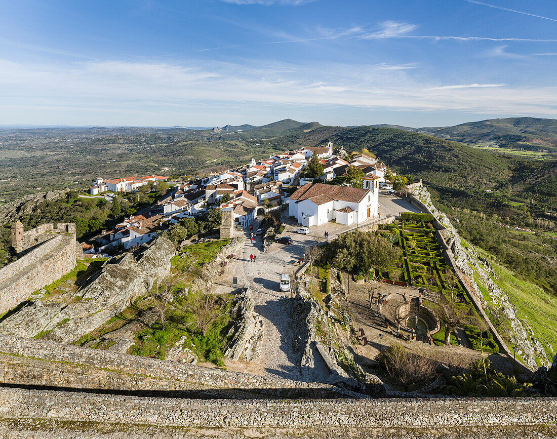 Marvao, ein berühmtes mittelalterliches Bergdorf und Touristenattraktion im Alentejo. Europa, Südeuropa, Portugal, Alentejo