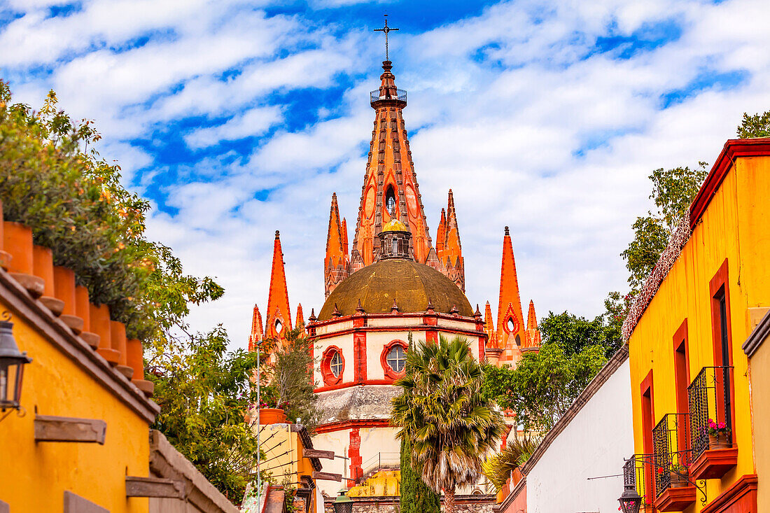 Aldama Street Parroquia Archangel church Dome Steeple San Miguel de Allende, Mexico. Parroaguia created in 1600s.