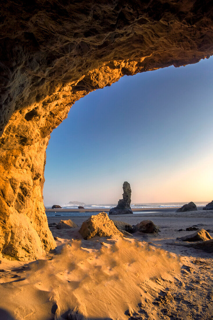 USA, Oregon, Bandon. Beach landscape.