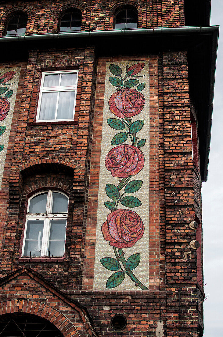 Bemalte Fassade in Nikiszowiec Katowice, Schlesische Arbeitersiedlung, Stadtviertel, Polen