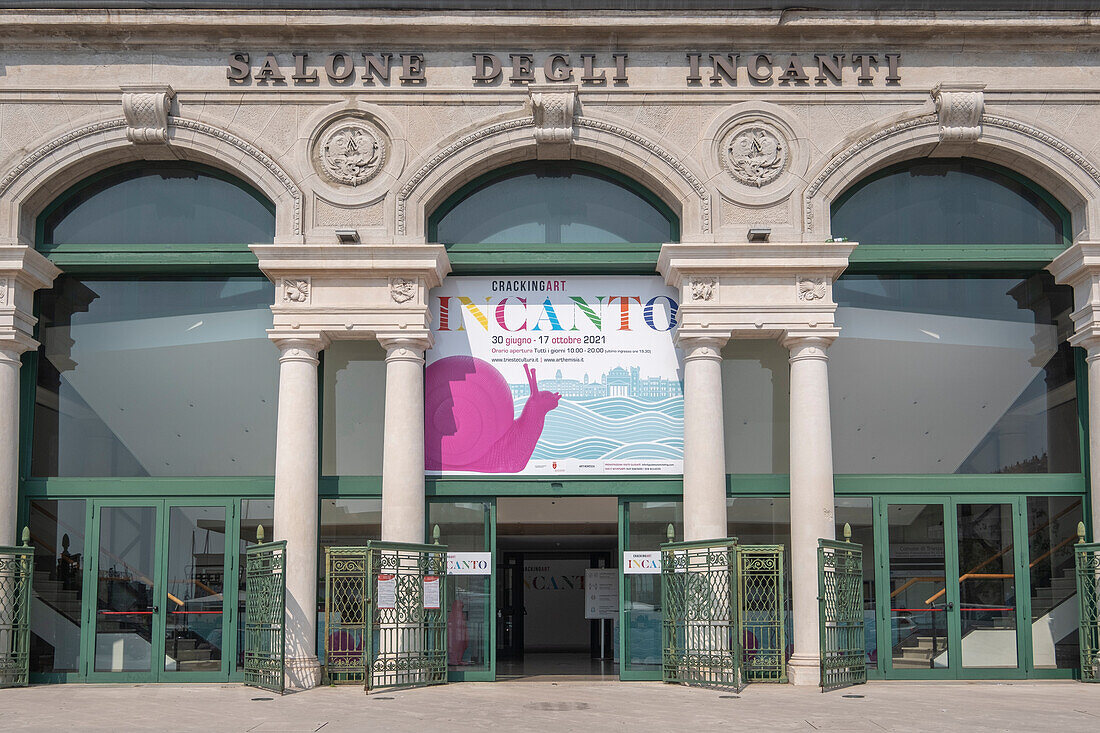 Entrance from the Salone degli incanri, Veneto, Veneto, Friuli-Venezia Giulia, Trieste, Italy, Europe