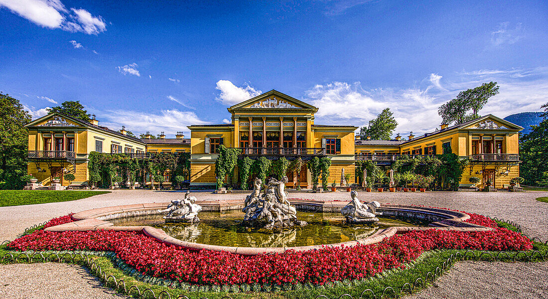 Kaiservilla and fountain in Kaiserpark, Bad Ischl, Upper Austria, Austria