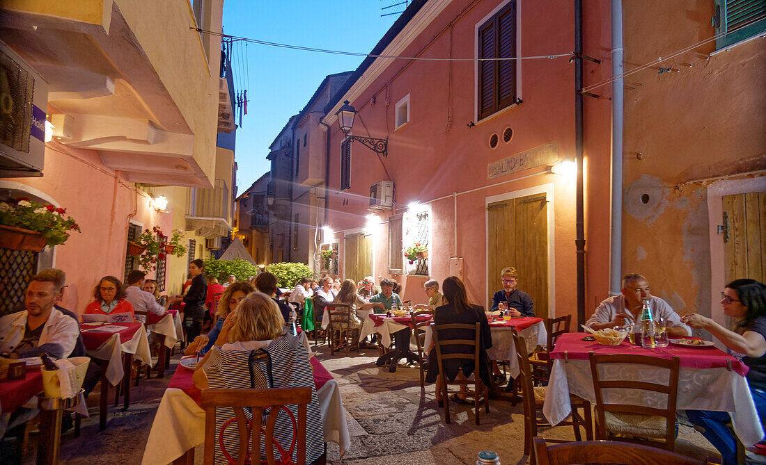 Isla Maddalena, Restaurant, Courtyard, Sardinia, Mediterranean Sea, Italy, Europe,