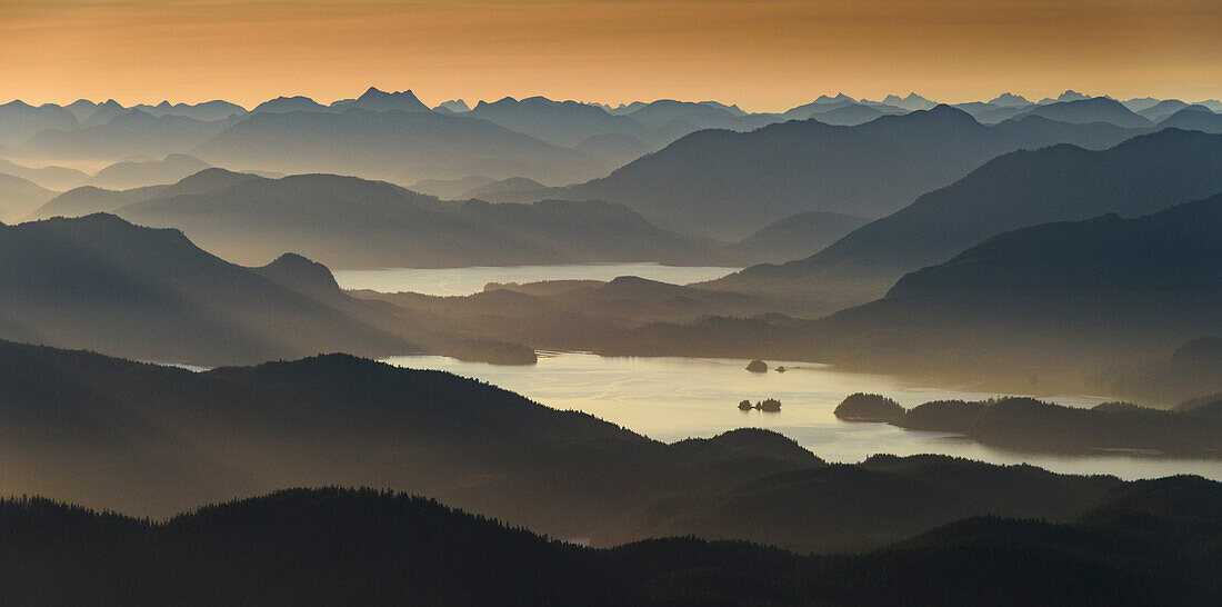 Kanada, British Columbia. Luftaufnahme des Pacific-Rim-Nationalparks.