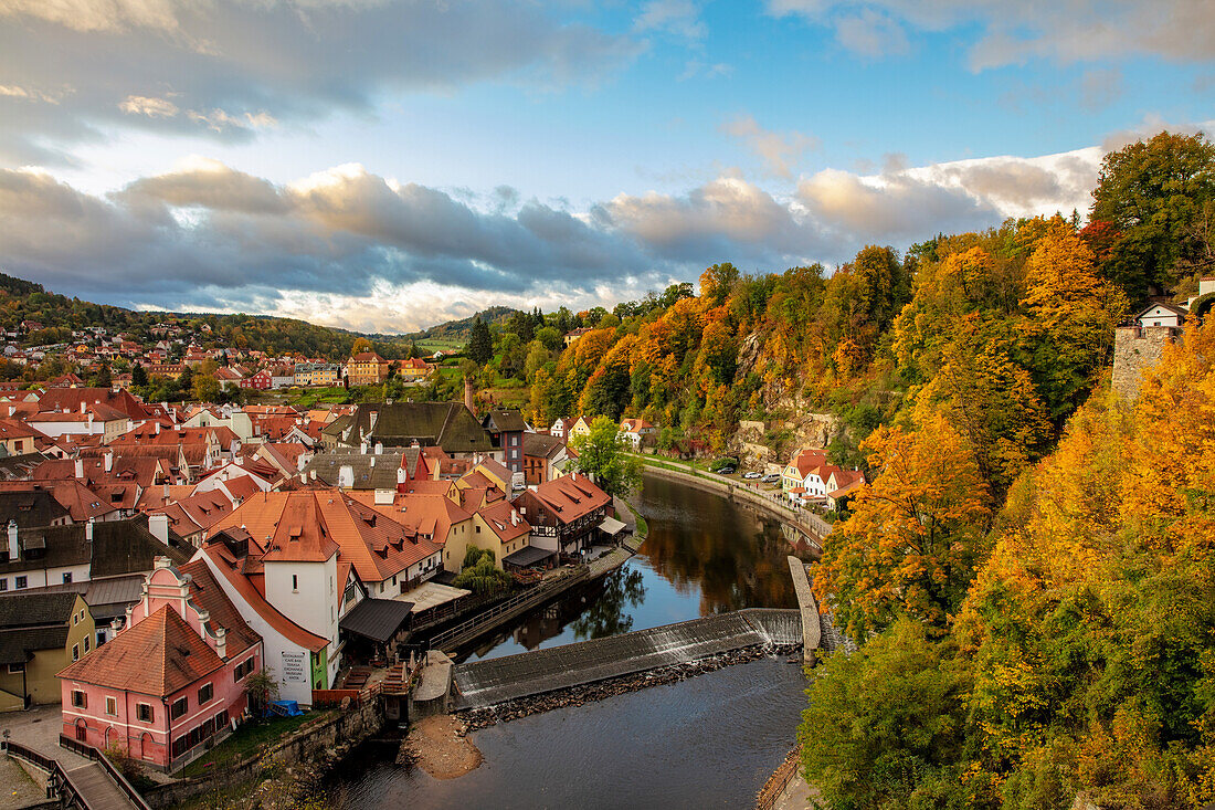 Blick auf das Dorf Cesky Krumlov, Tschechische Republik