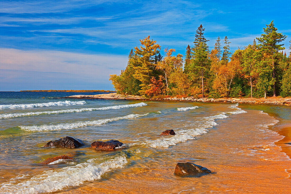 Canada, Ontario, Lake Superior Provincial Park. Lake Superior shoreline at Katherine Cove.